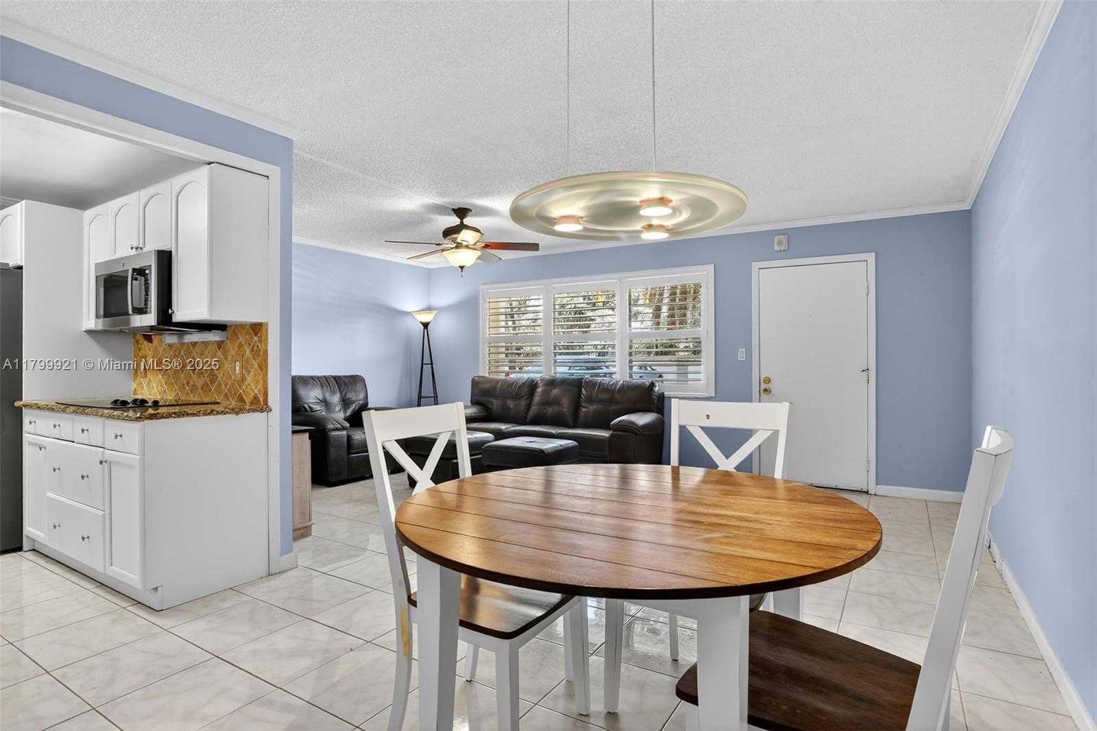 Small Image of 2405 ANTIGUA CIR #E1, Coconut Creek Number 1