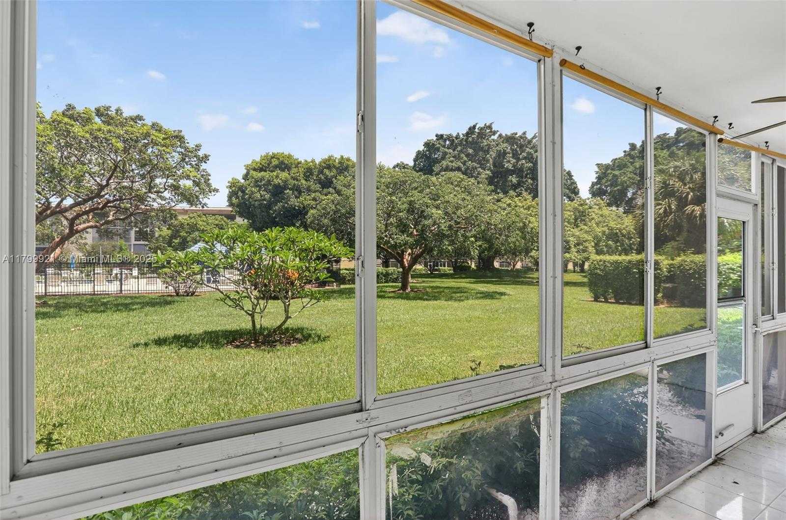 Small Image of 2405 ANTIGUA CIR #E1, Coconut Creek Number 14