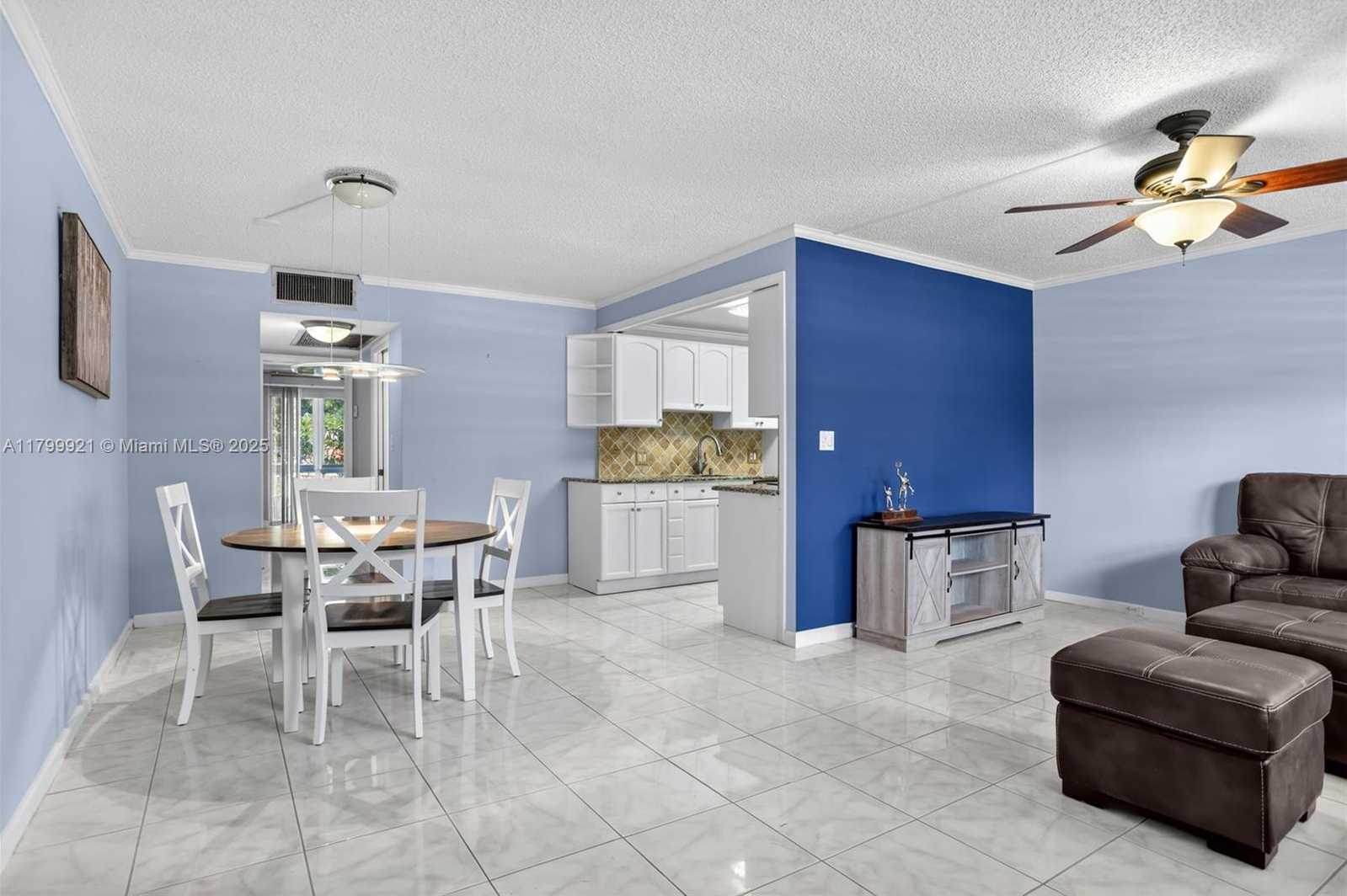 Small Image of 2405 ANTIGUA CIR #E1, Coconut Creek Number 5