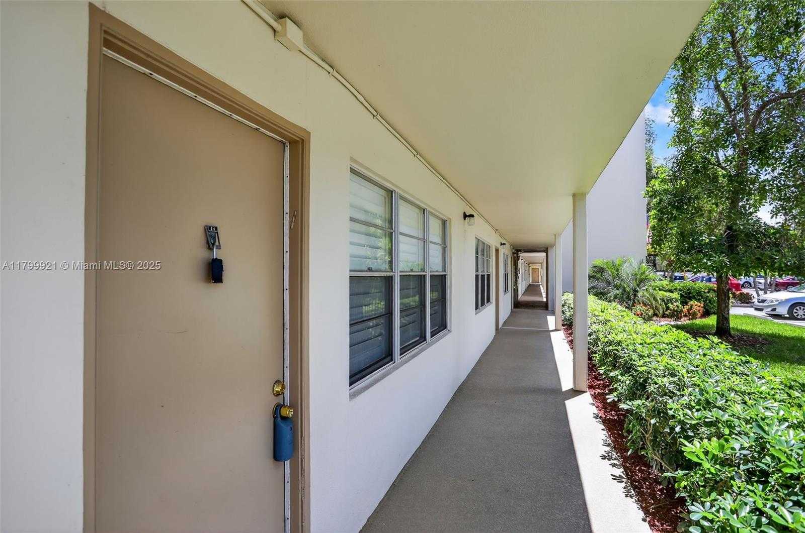 Small Image of 2405 ANTIGUA CIR #E1, Coconut Creek Number 56