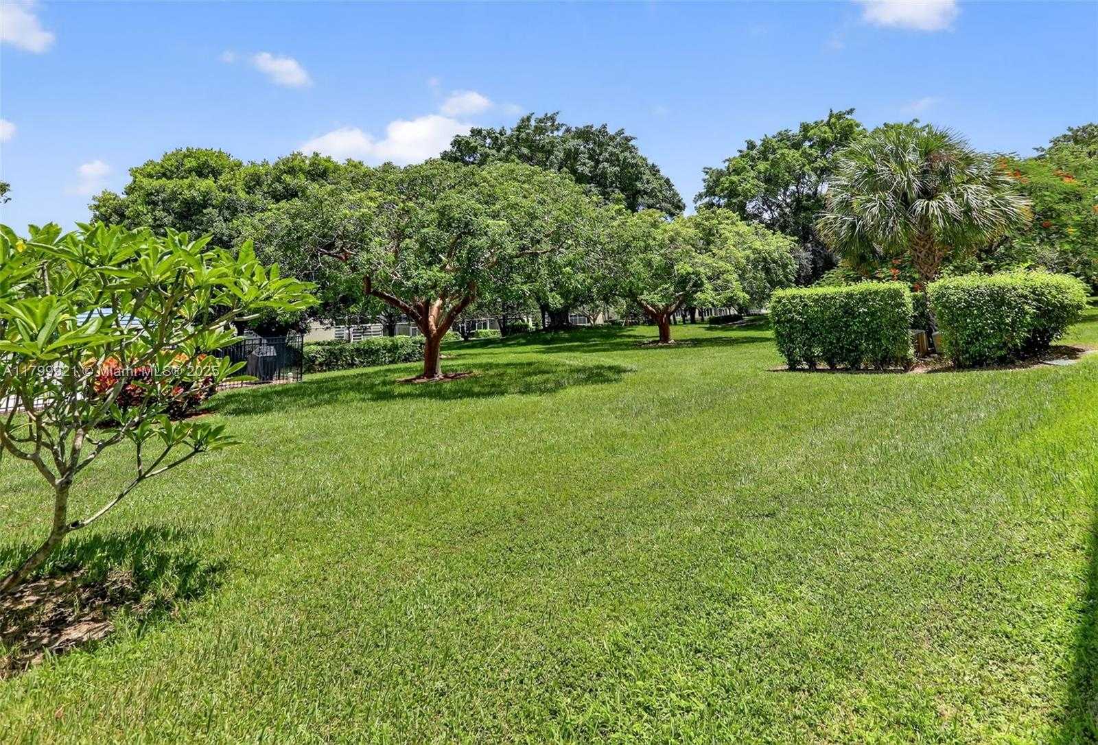 Small Image of 2405 ANTIGUA CIR #E1, Coconut Creek Number 59