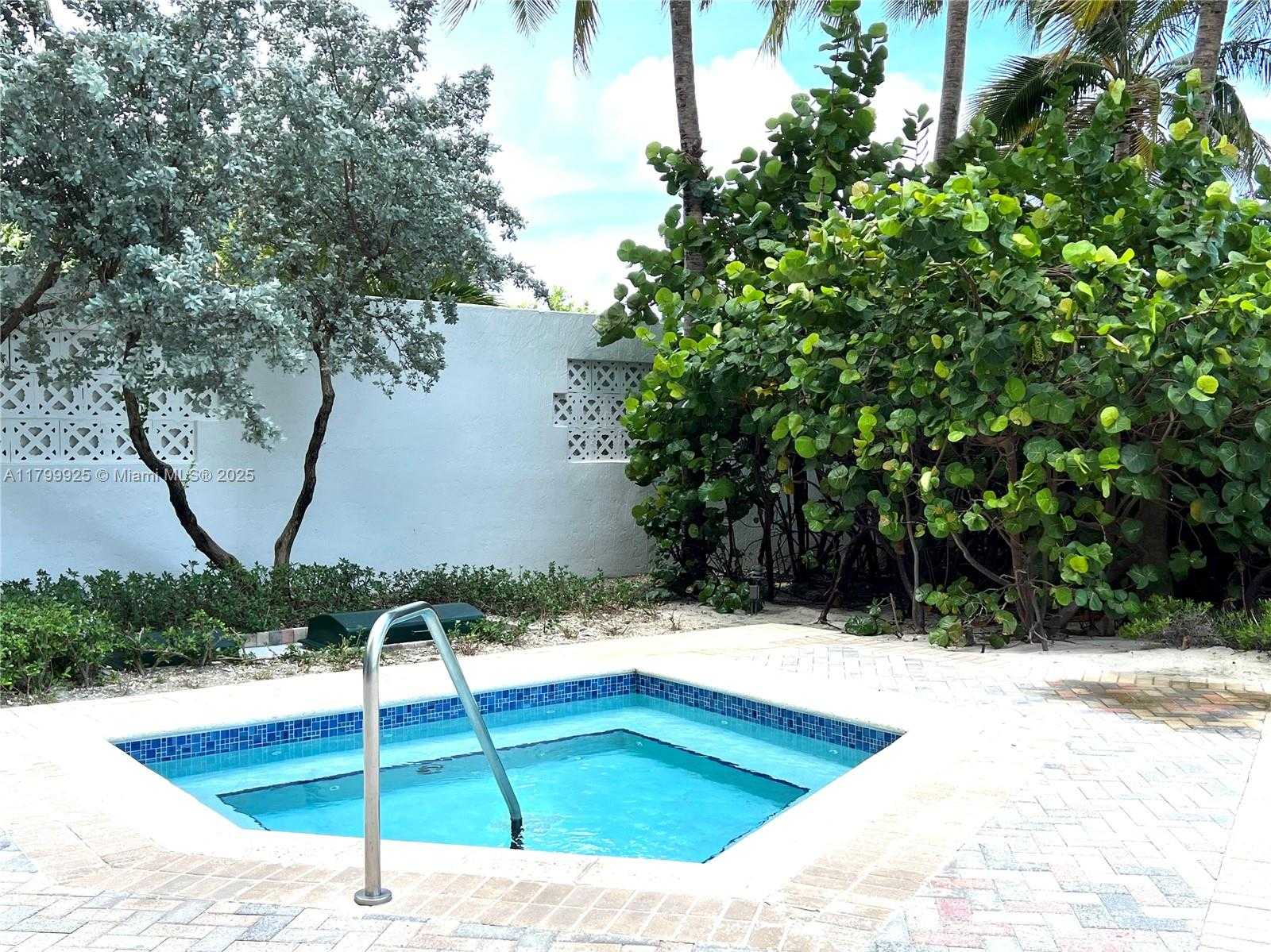 Small Image of 6515 COLLINS AVE #1801, Miami Beach Number 18