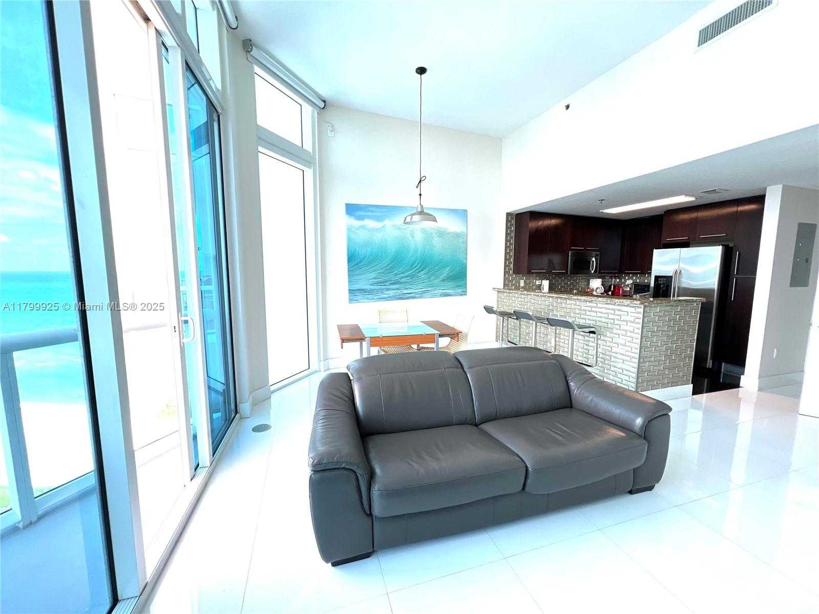 Small Image of 6515 COLLINS AVE #1801, Miami Beach Number 3