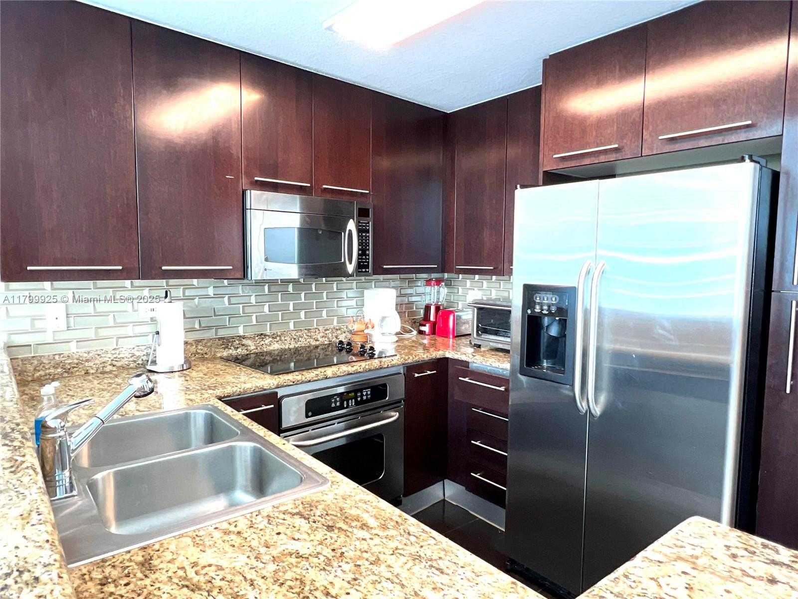 Small Image of 6515 COLLINS AVE #1801, Miami Beach Number 7