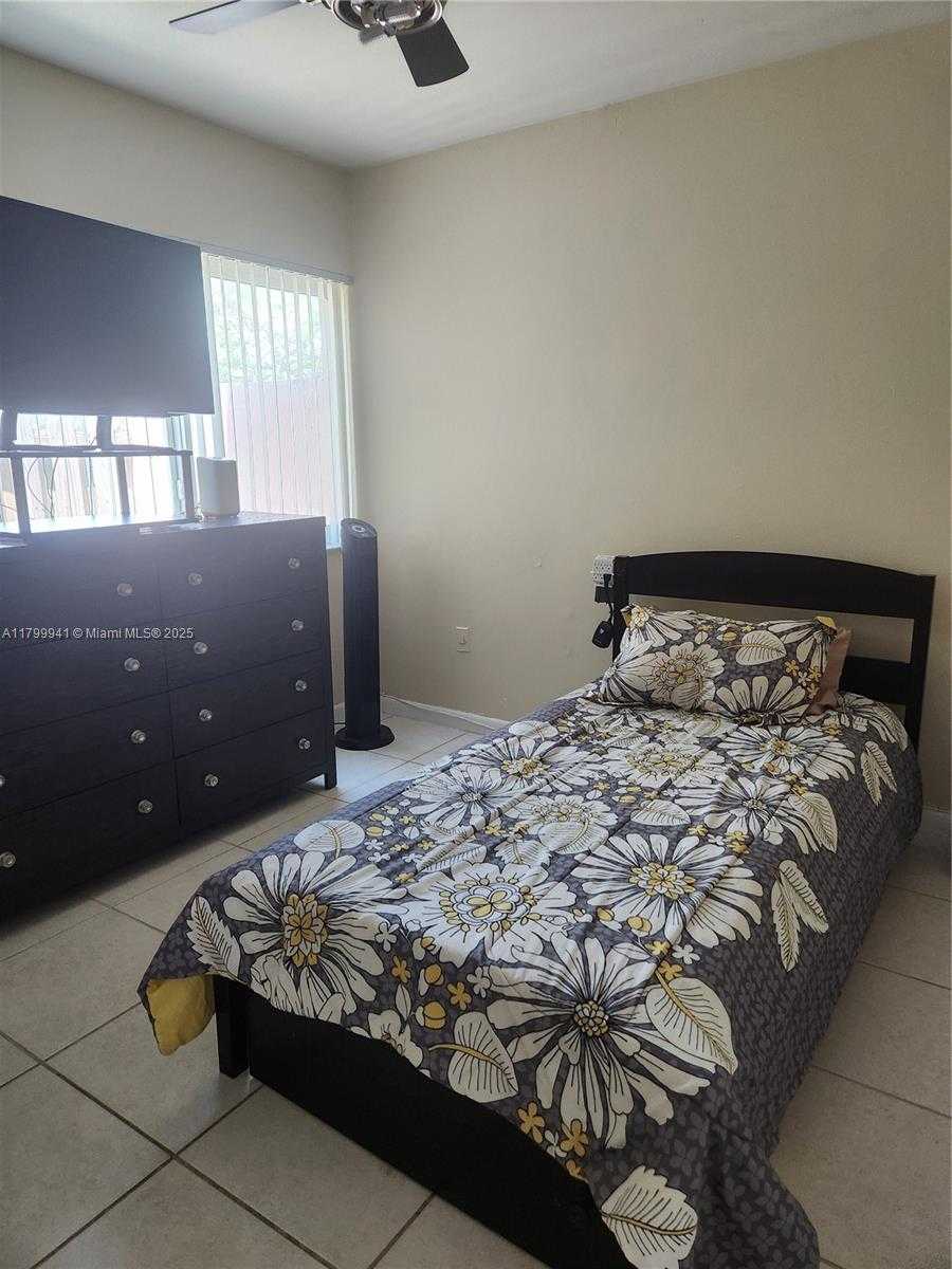 Small Image of 8041 Lake Dr, Doral, FL 33166, USA Number 11
