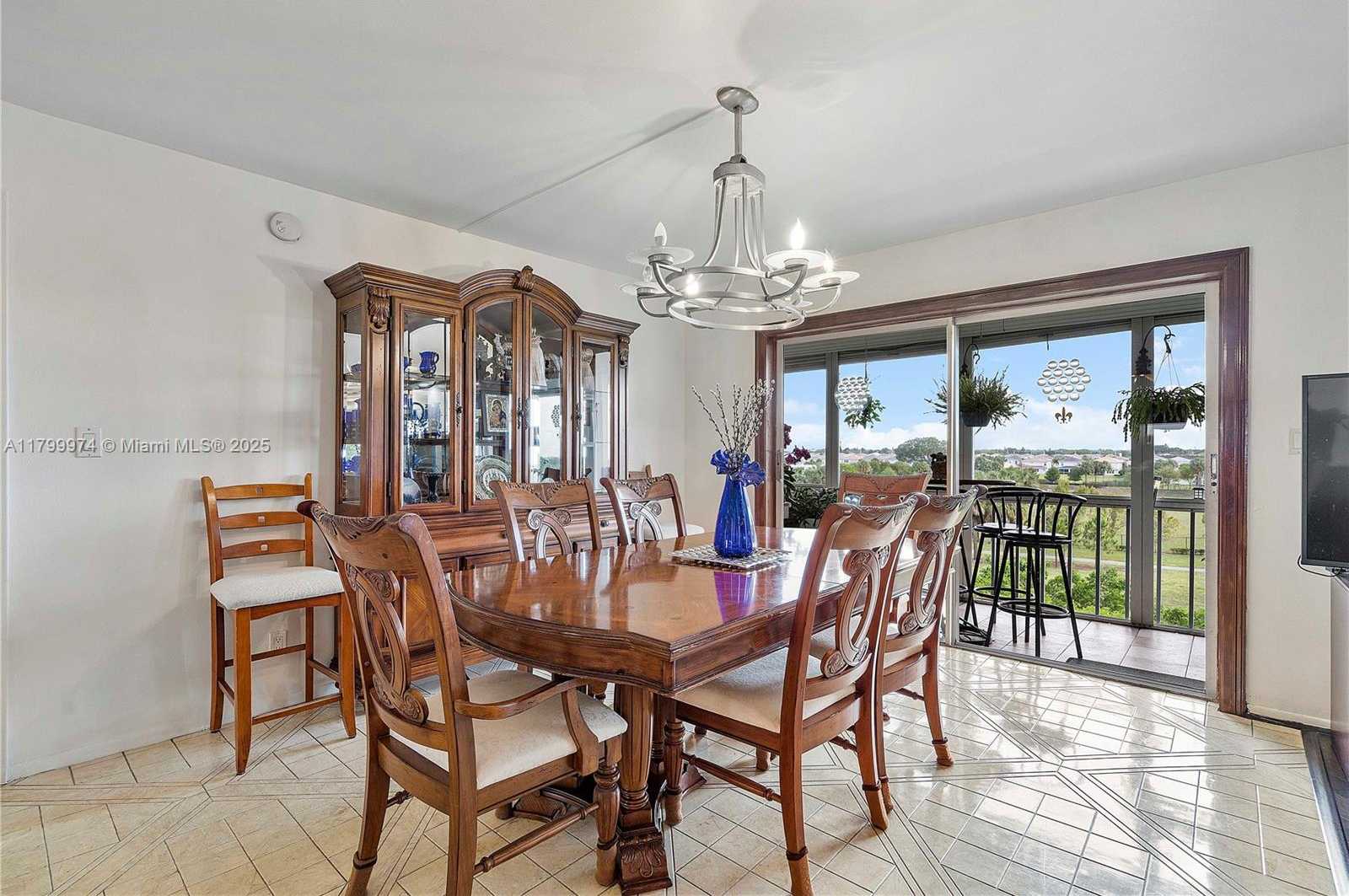 Small Image of 4800 HILLCREST LN #503, Hollywood Number 12