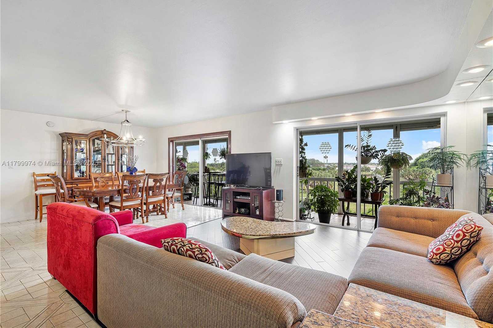 Small Image of 4800 HILLCREST LN #503, Hollywood Number 19