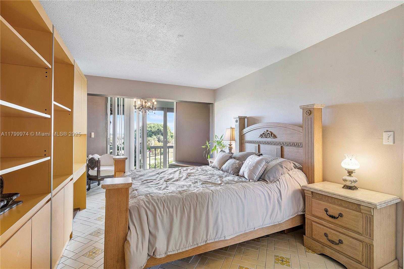 Small Image of 4800 HILLCREST LN #503, Hollywood Number 27