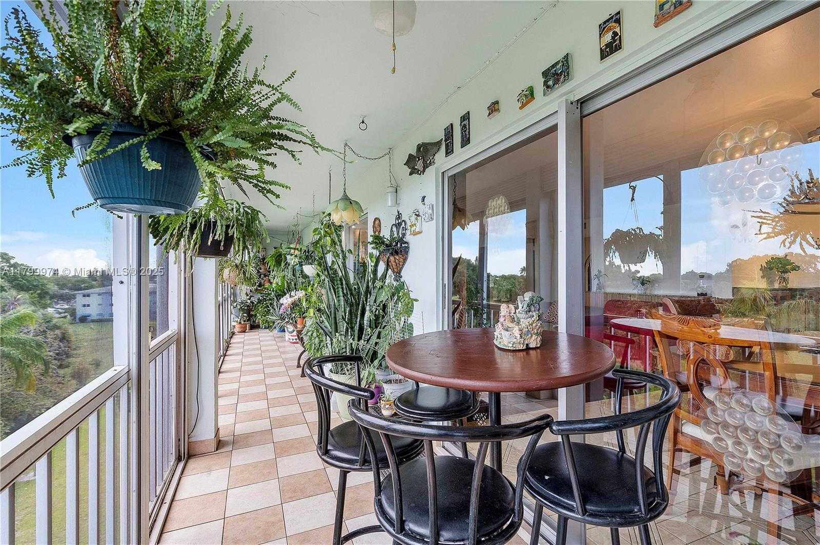 Small Image of 4800 HILLCREST LN #503, Hollywood Number 35
