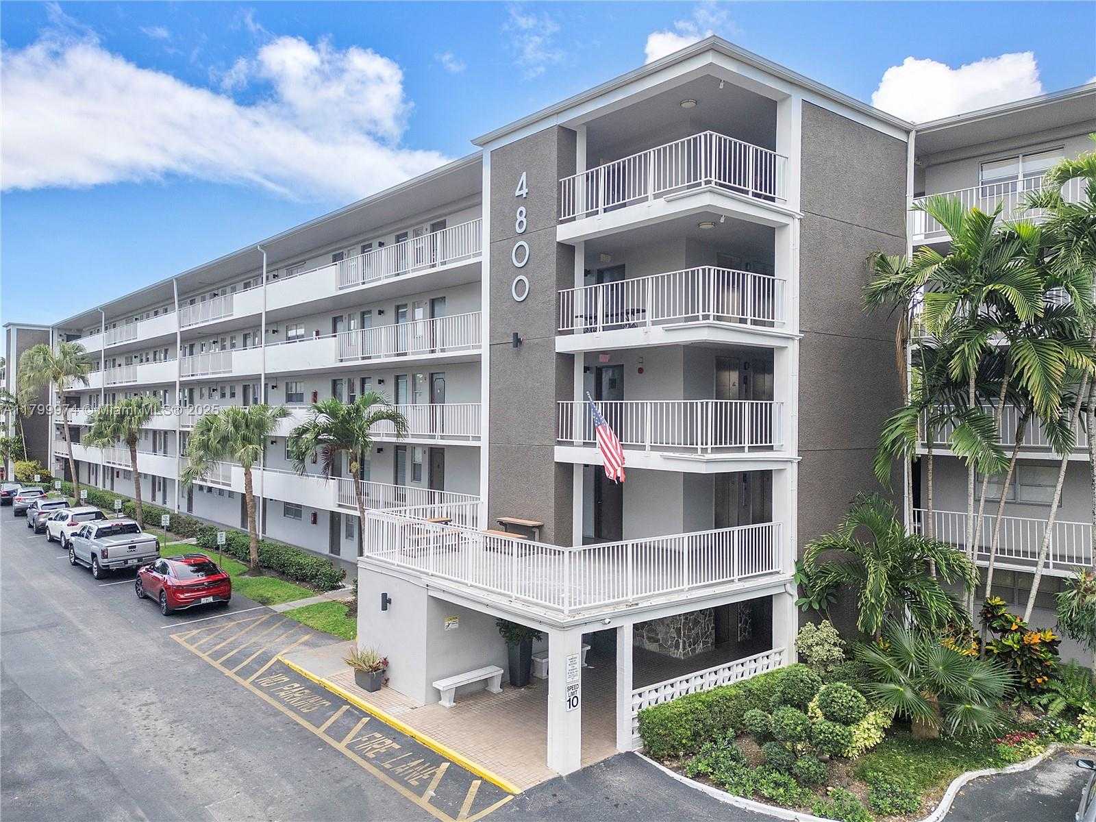 Small Image of 4800 HILLCREST LN #503, Hollywood Number 41
