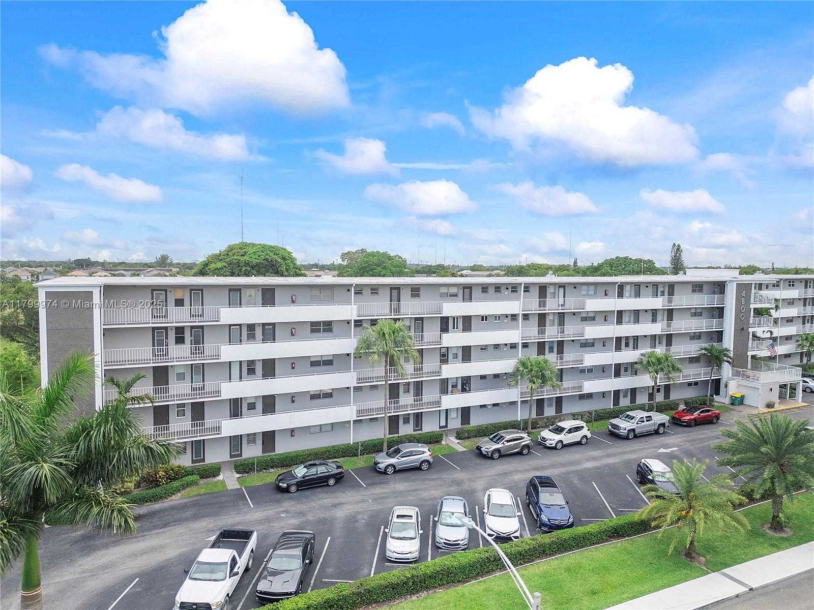 Small Image of 4800 HILLCREST LN #503, Hollywood Number 42