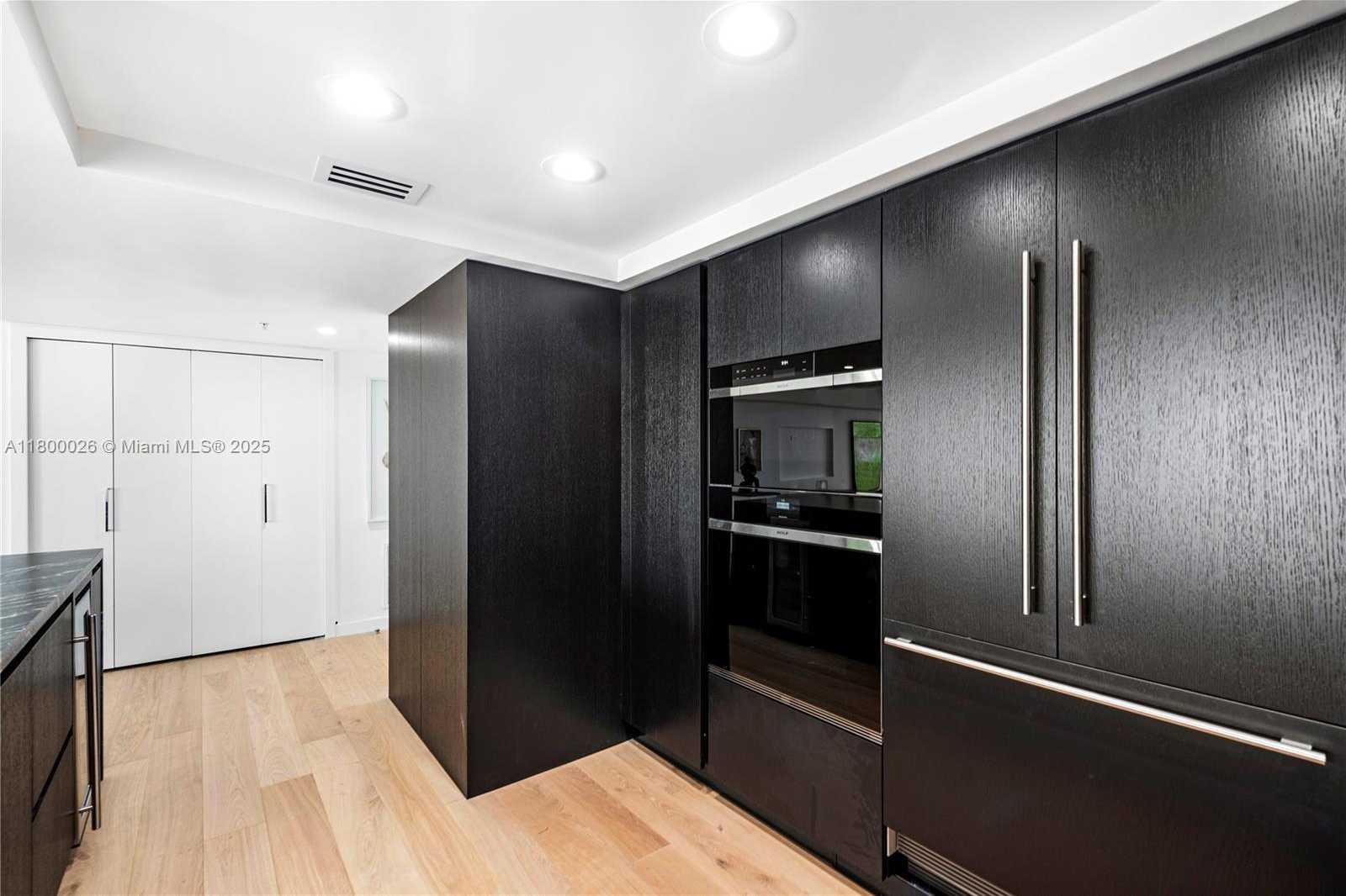 Small Image of 1800 SUNSET HARBOUR DR 1202/4 DR #1202/4, Miami Beach Number 27