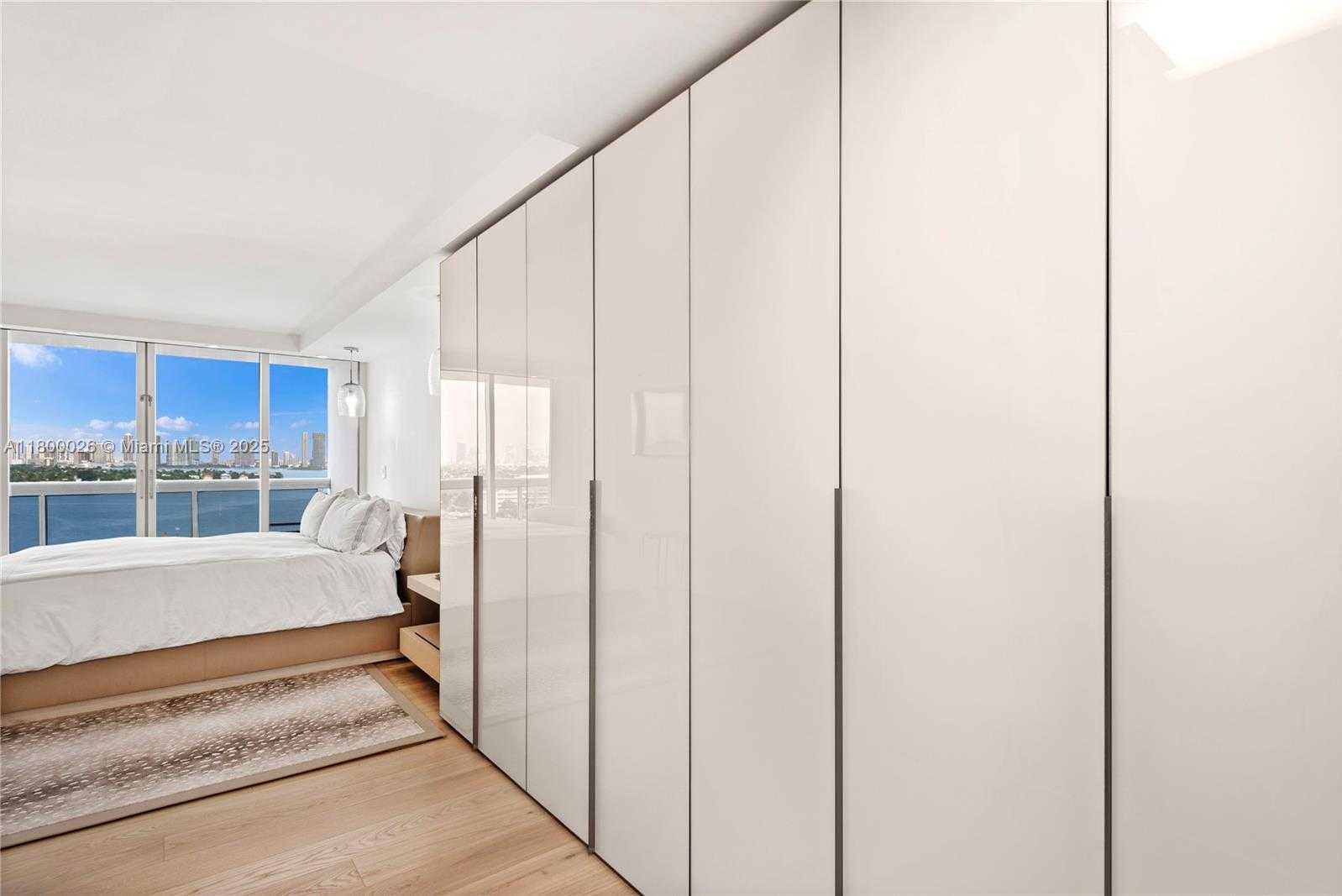 Small Image of 1800 SUNSET HARBOUR DR 1202/4 DR #1202/4, Miami Beach Number 33
