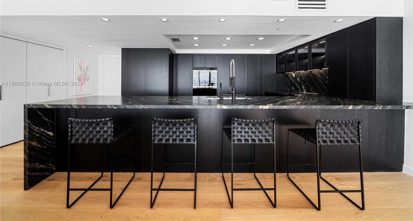 Small Image of 1800 SUNSET HARBOUR DR 1202/4 DR #1202/4, Miami Beach Number 5
