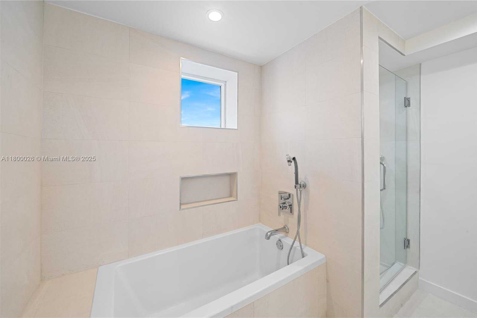 Small Image of 1800 SUNSET HARBOUR DR 1202/4 DR #1202/4, Miami Beach Number 51