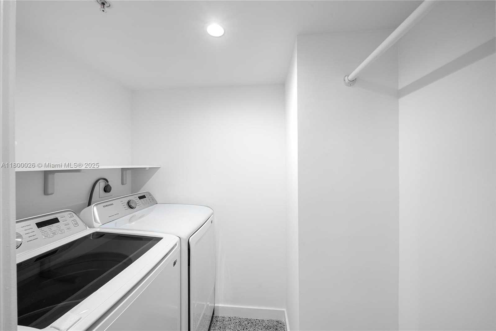 Small Image of 1800 SUNSET HARBOUR DR 1202/4 DR #1202/4, Miami Beach Number 55
