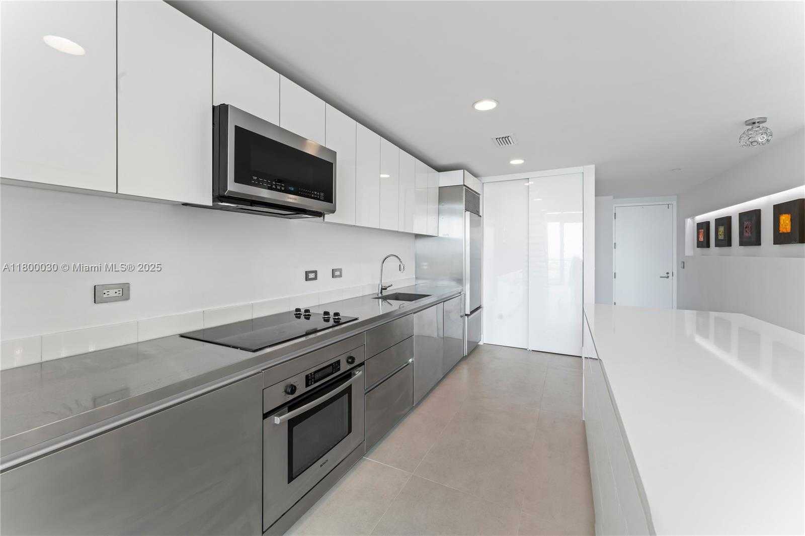 Small Image of 1040 BISCAYNE BLVD #3802, Miami Number 6