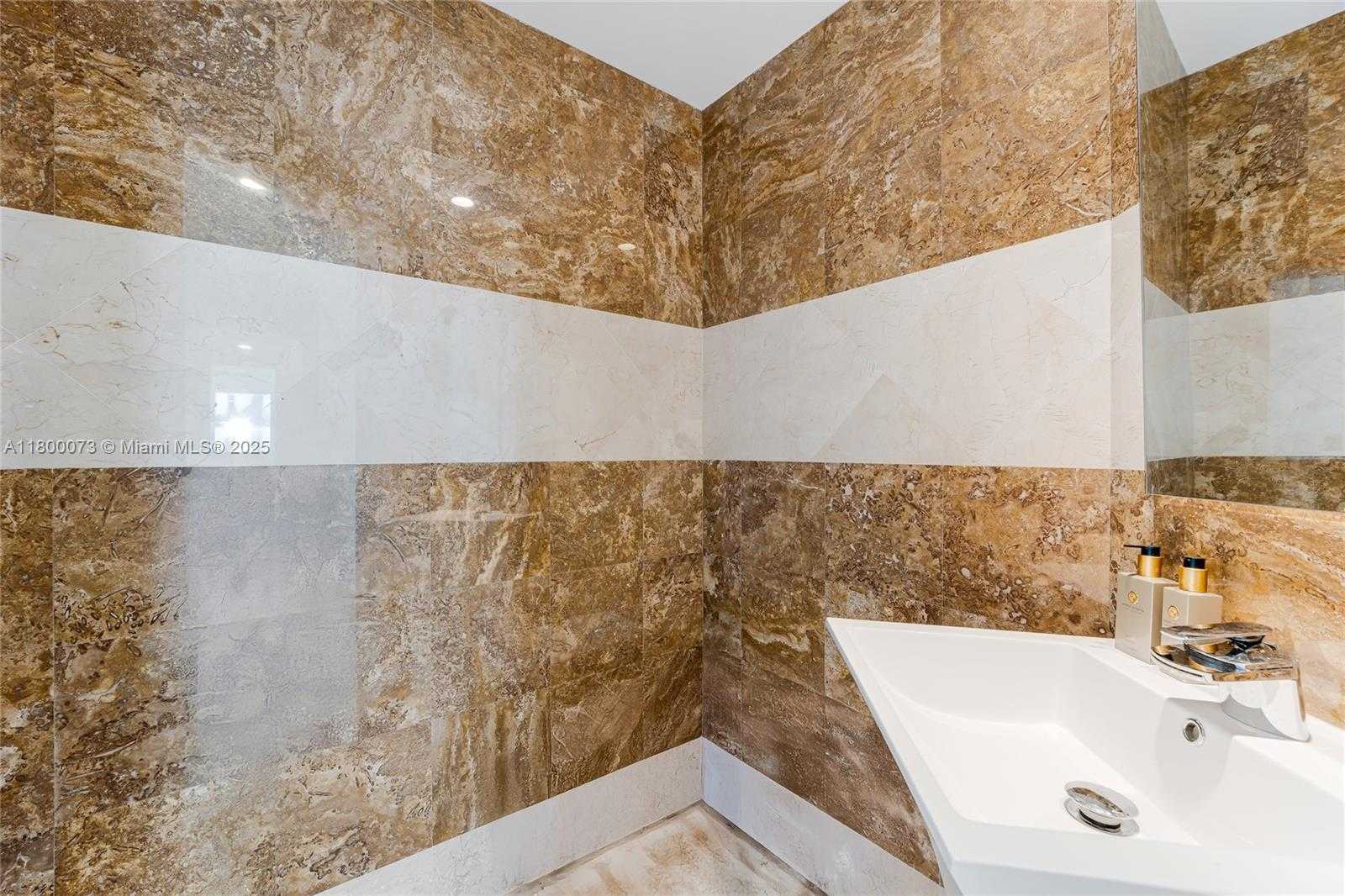 Small Image of 801 BRICKELL KEY BLVD #1911, Miami Number 17