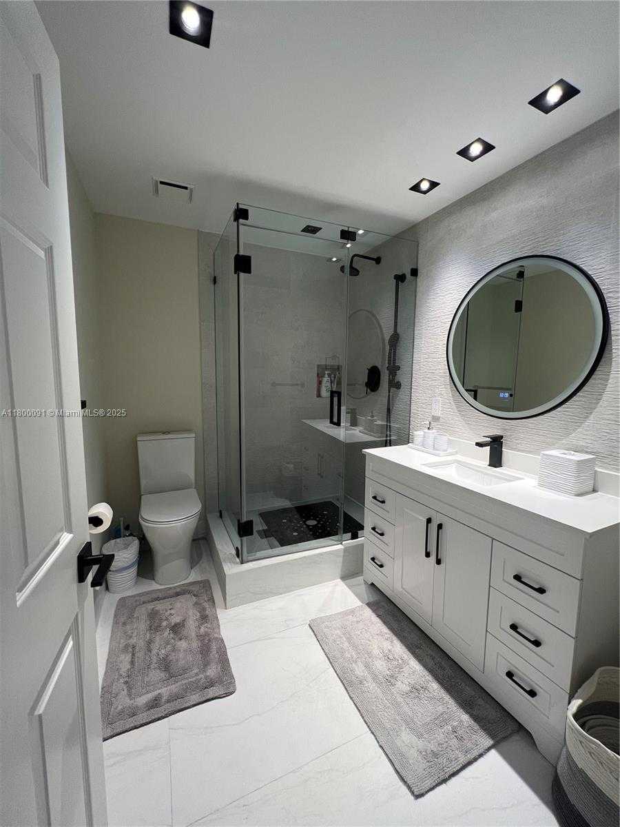 Small Image of 3900 ISLAND BLVD #B308, Aventura Number 13