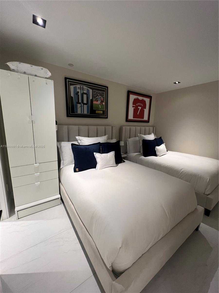 Small Image of 3900 ISLAND BLVD #B308, Aventura Number 15