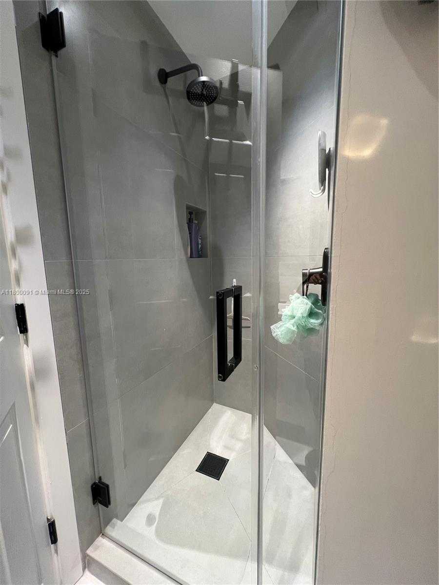 Small Image of 3900 ISLAND BLVD #B308, Aventura Number 17