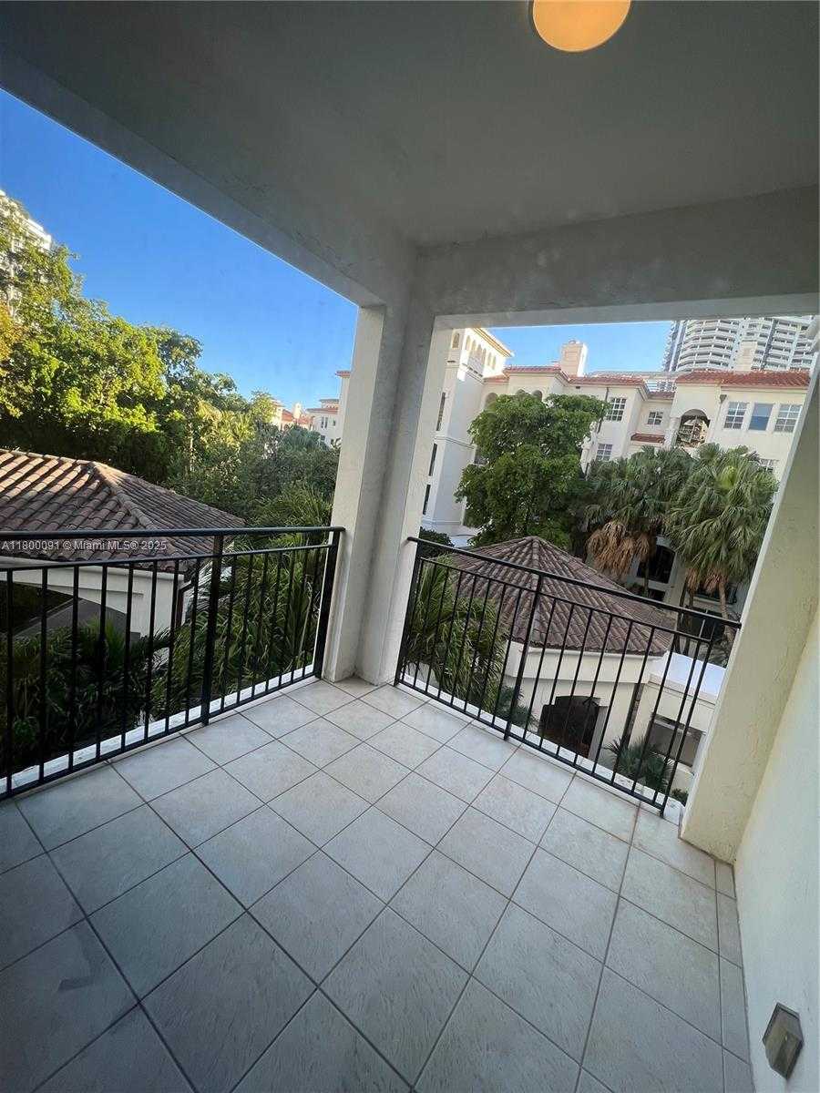 Small Image of 3900 ISLAND BLVD #B308, Aventura Number 22