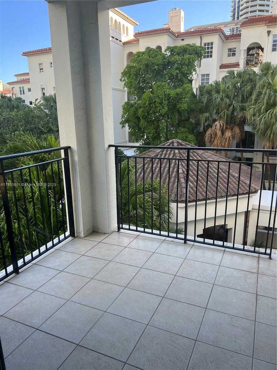 Small Image of 3900 ISLAND BLVD #B308, Aventura Number 23