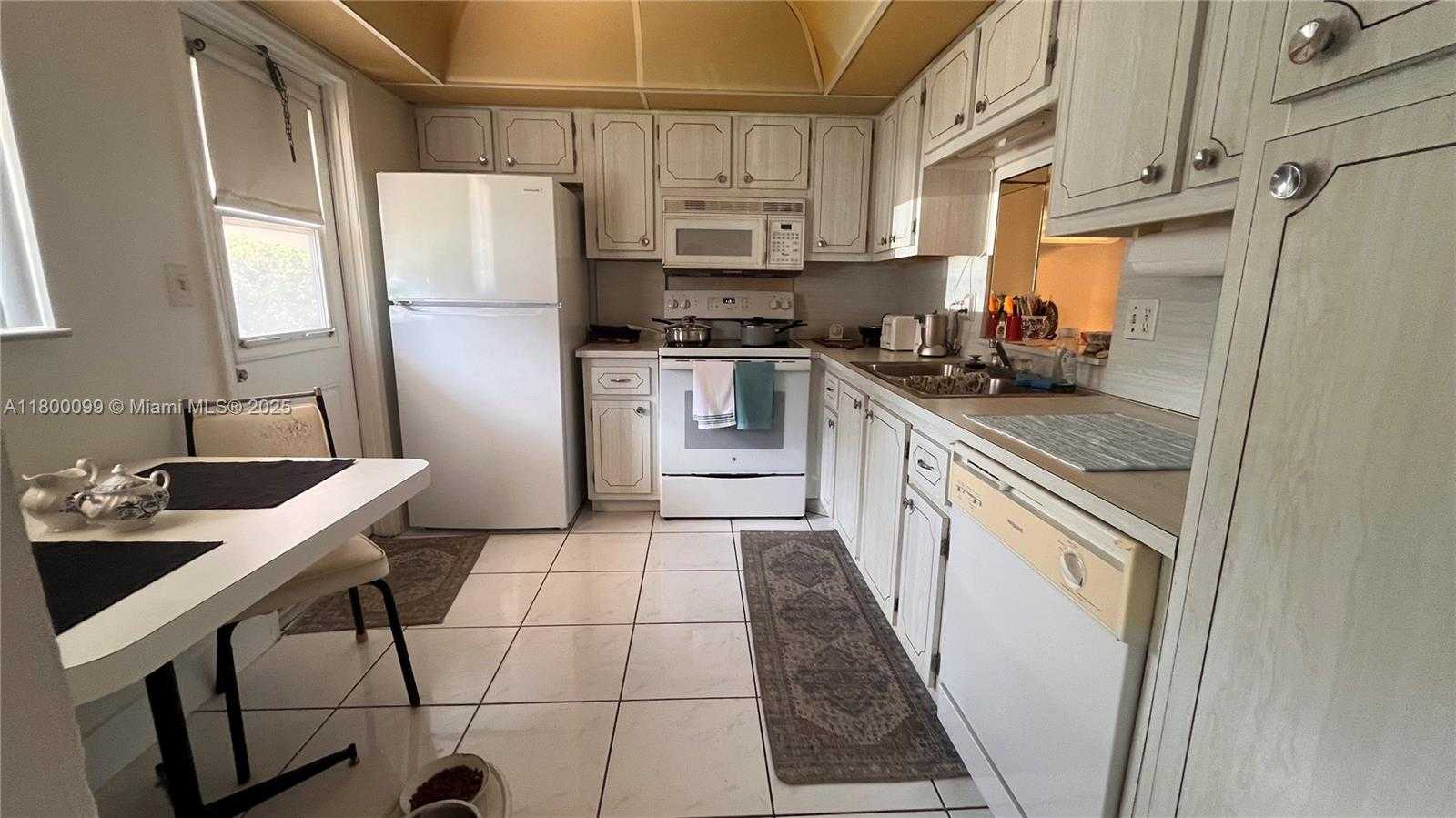 Small Image of 610 NORTH EAST 12TH AVE #102, Hallandale Beach Number 4