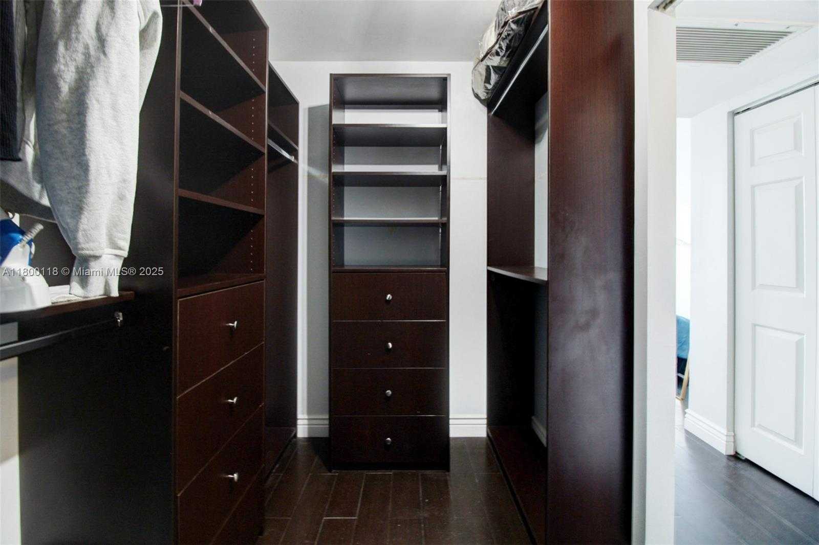 Small Image of 6770 INDIAN CREEK DR #6O, Miami Beach Number 12