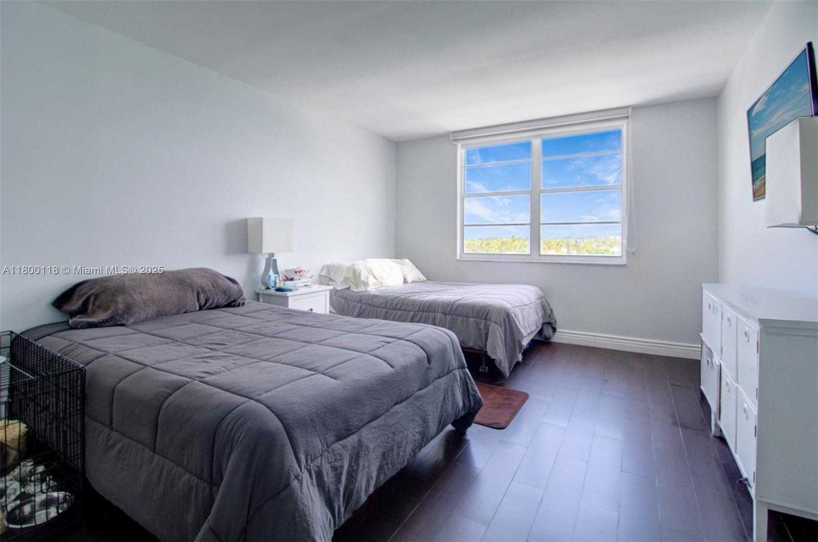Small Image of 6770 INDIAN CREEK DR #6O, Miami Beach Number 15
