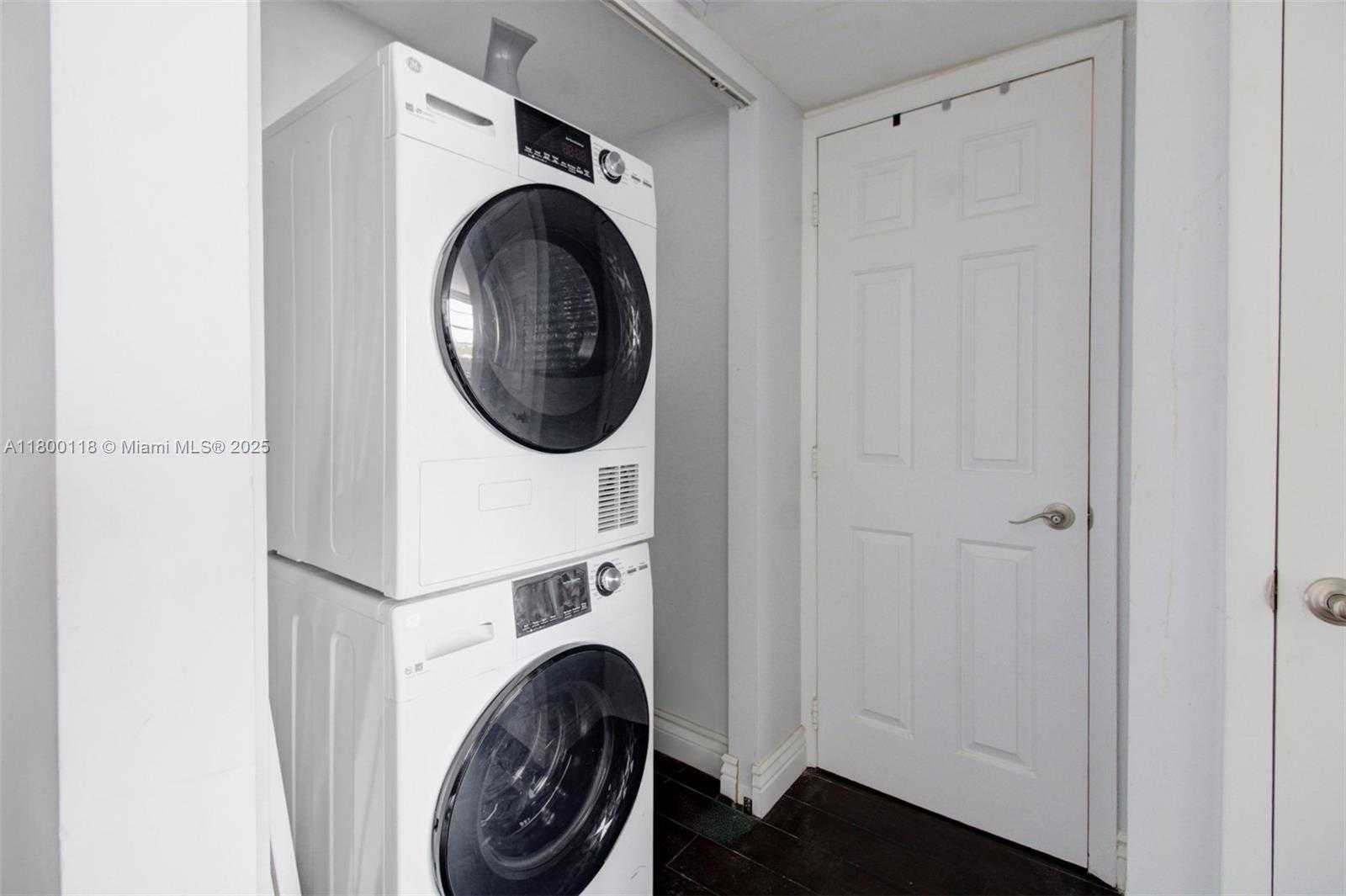 Small Image of 6770 INDIAN CREEK DR #6O, Miami Beach Number 17