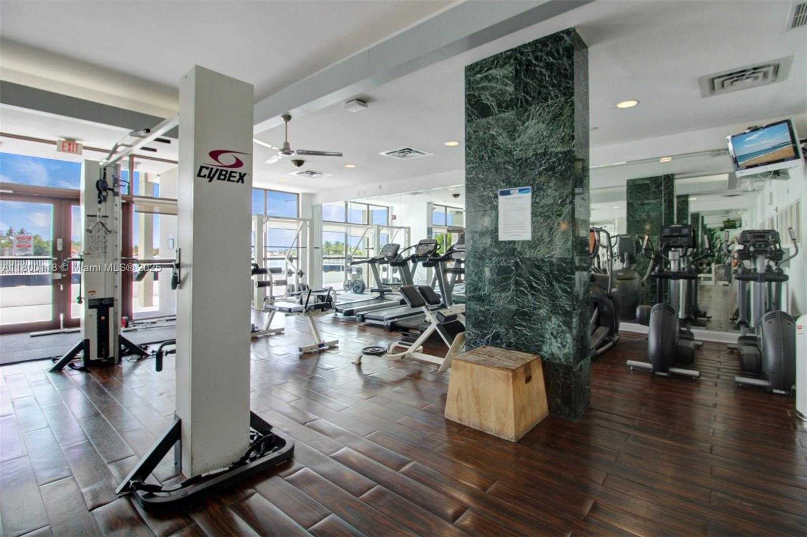Small Image of 6770 INDIAN CREEK DR #6O, Miami Beach Number 18