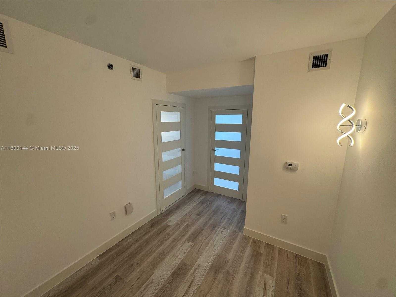Small Image of 50 BISCAYNE BLVD #504, Miami Number 24