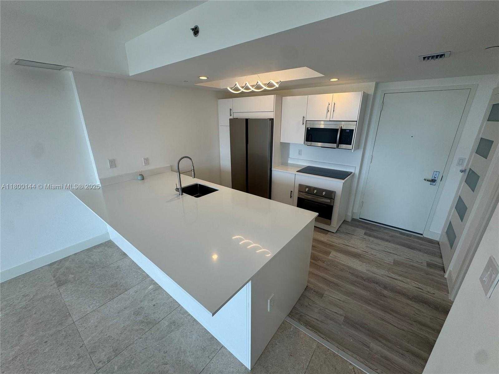 Small Image of 50 BISCAYNE BLVD #504, Miami Number 3