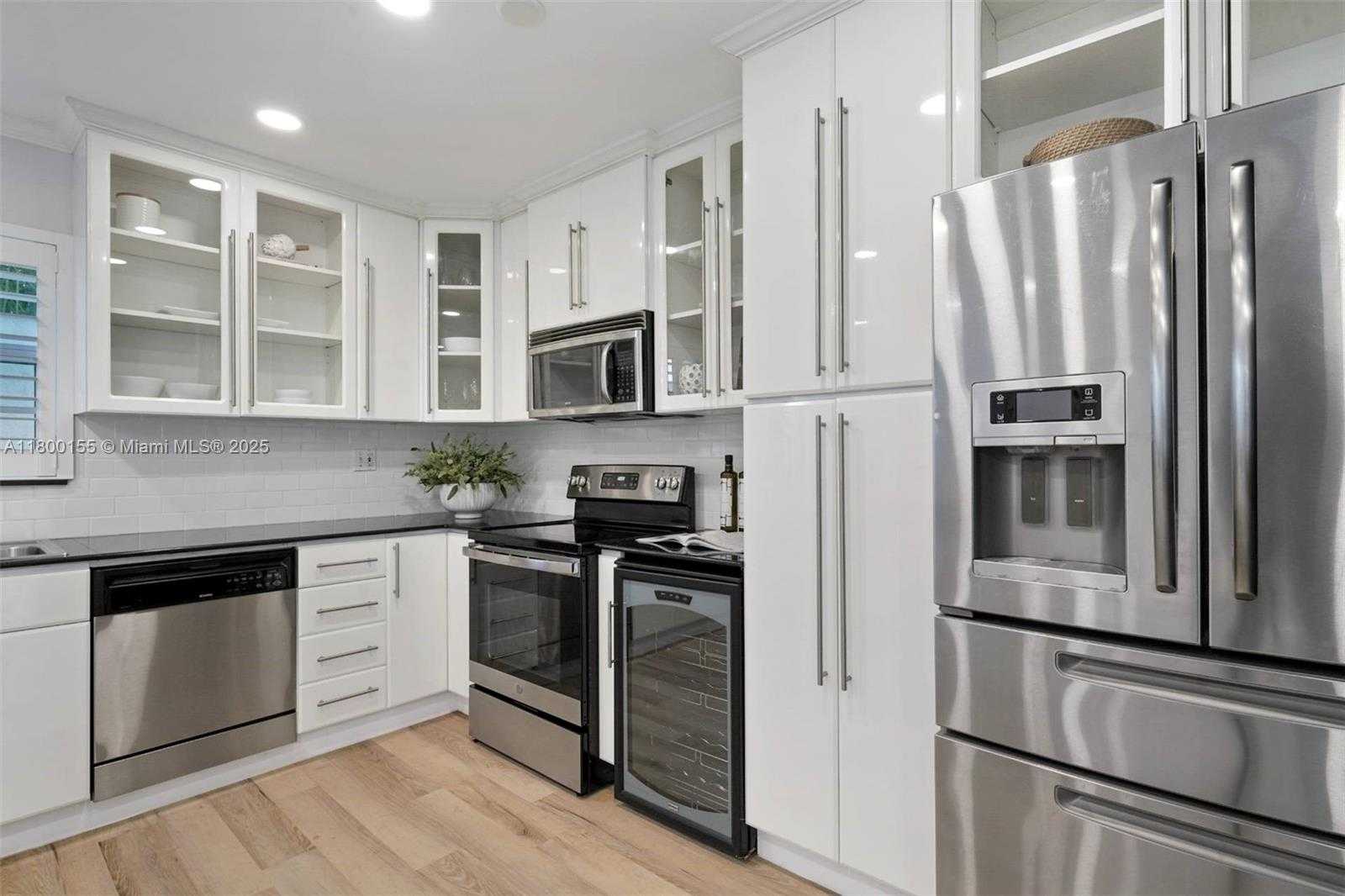 Small Image of 3172 VIRGINIA STREET, Coconut Grove Number 10