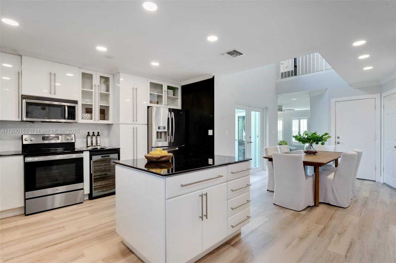 Small Image of 3172 VIRGINIA STREET, Coconut Grove Number 11