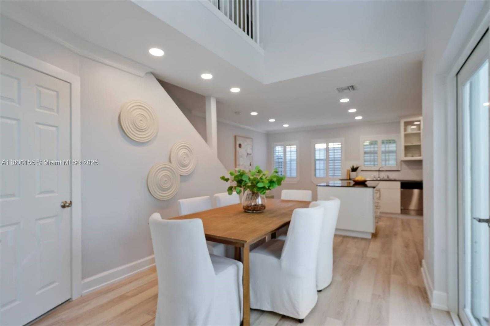 Small Image of 3172 VIRGINIA STREET, Coconut Grove Number 13