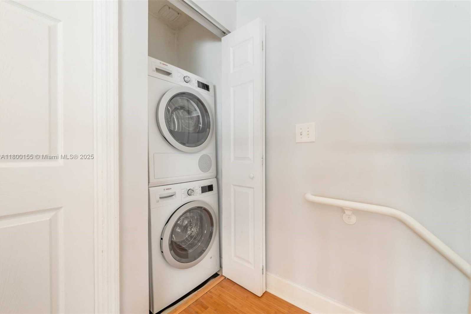 Small Image of 3172 VIRGINIA STREET, Coconut Grove Number 29