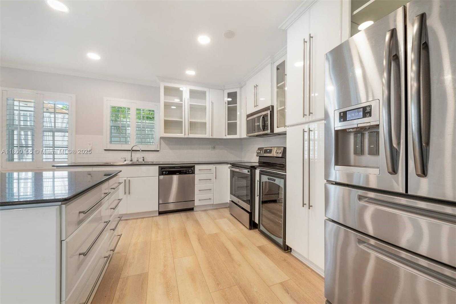 Small Image of 3172 VIRGINIA STREET, Coconut Grove Number 8