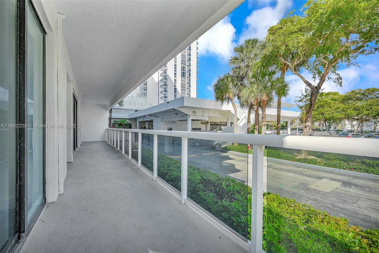 Small Image of 20505 EAST COUNTRY CLUB DR #137, Aventura Number 17