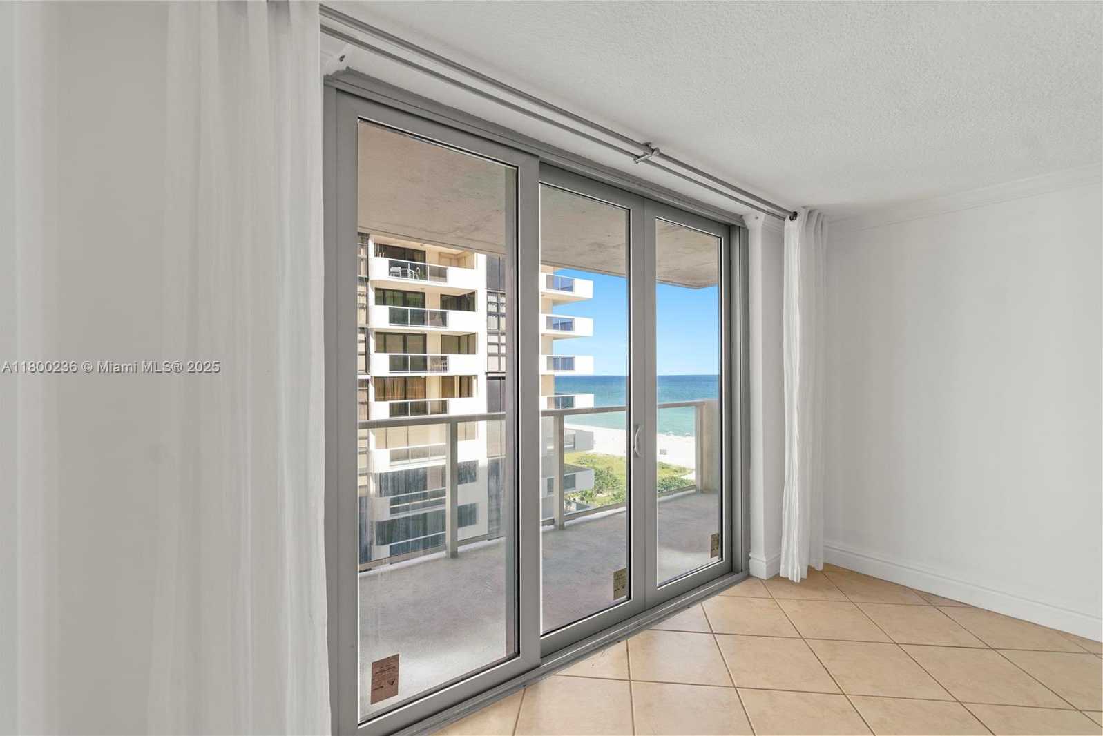 Small Image of 5701 COLLINS AVE #917, Miami Beach Number 13