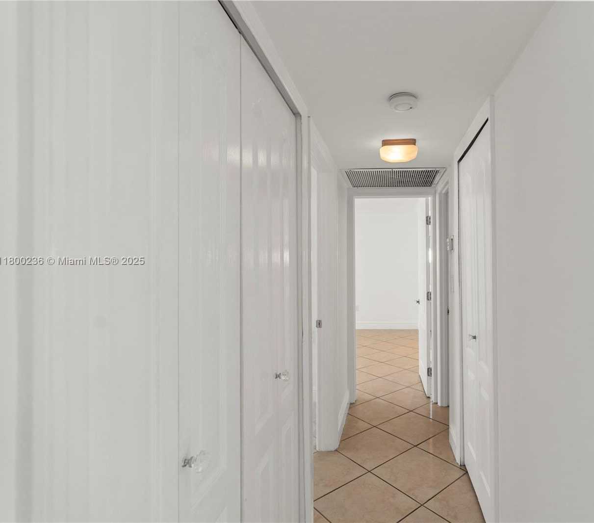 Small Image of 5701 COLLINS AVE #917, Miami Beach Number 15