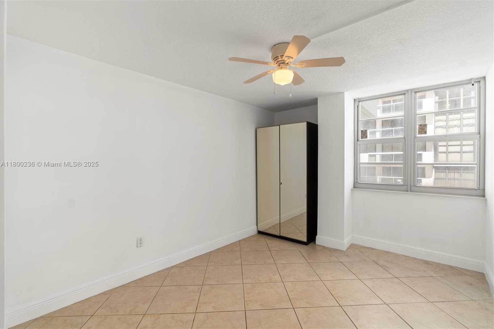 Small Image of 5701 COLLINS AVE #917, Miami Beach Number 16