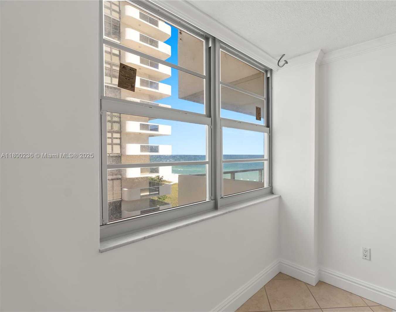 Small Image of 5701 COLLINS AVE #917, Miami Beach Number 21