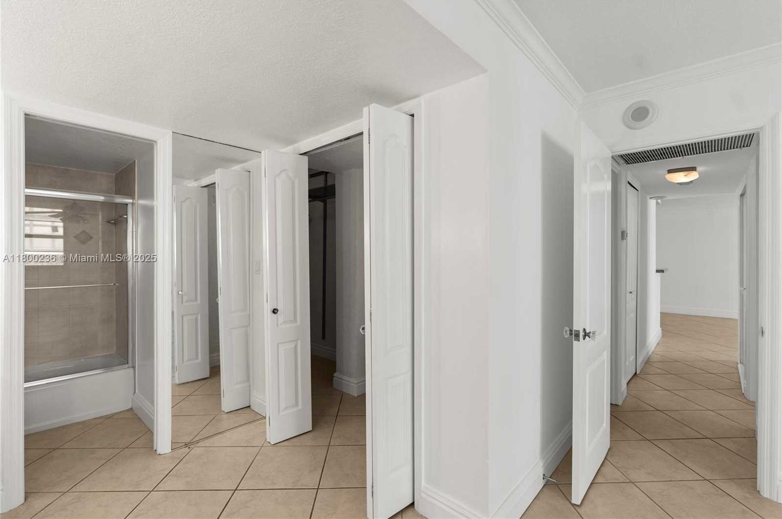 Small Image of 5701 COLLINS AVE #917, Miami Beach Number 22