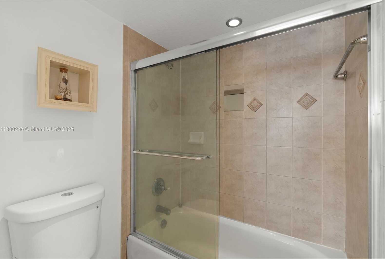 Small Image of 5701 COLLINS AVE #917, Miami Beach Number 26