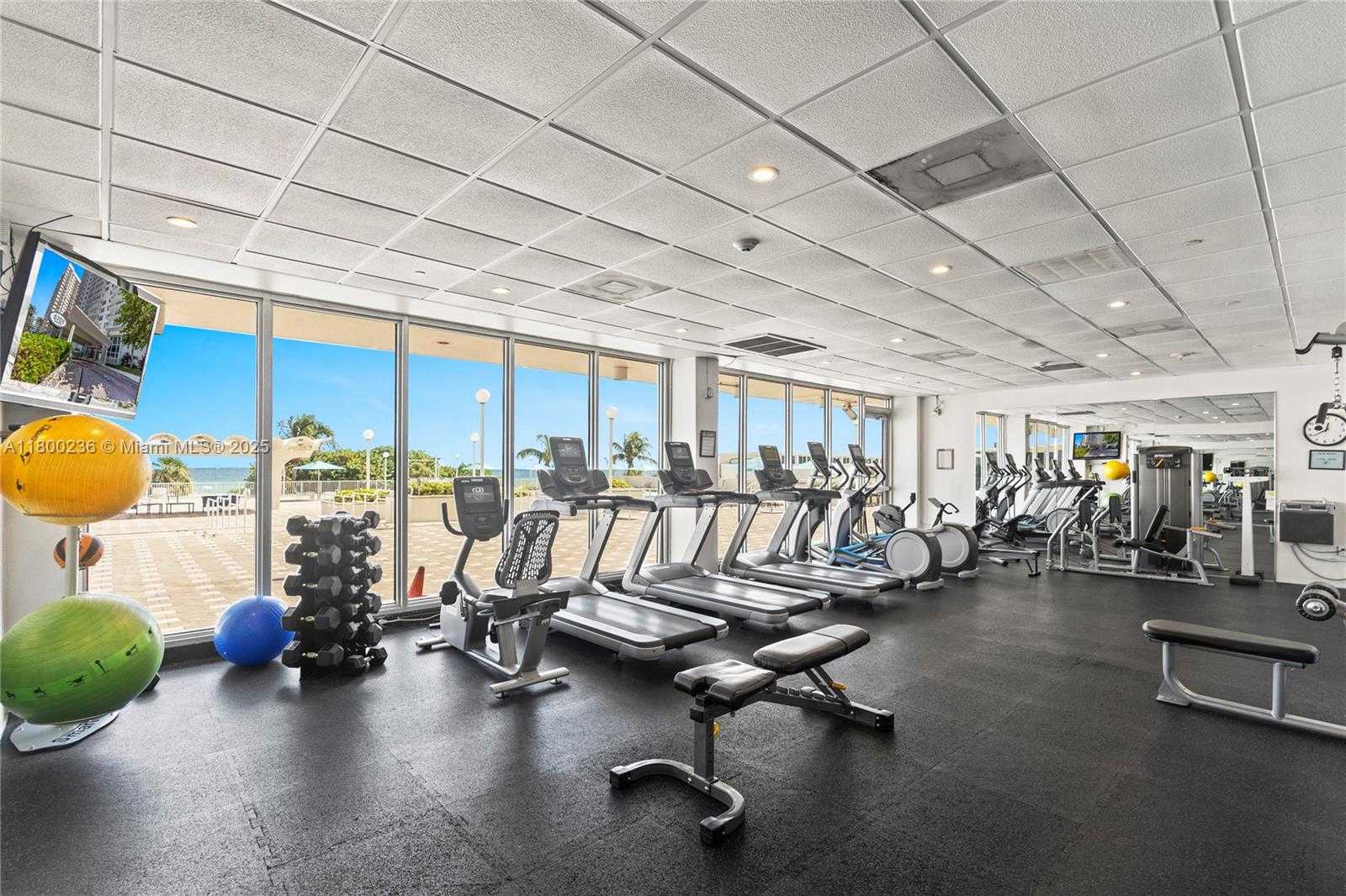 Small Image of 5701 COLLINS AVE #917, Miami Beach Number 39