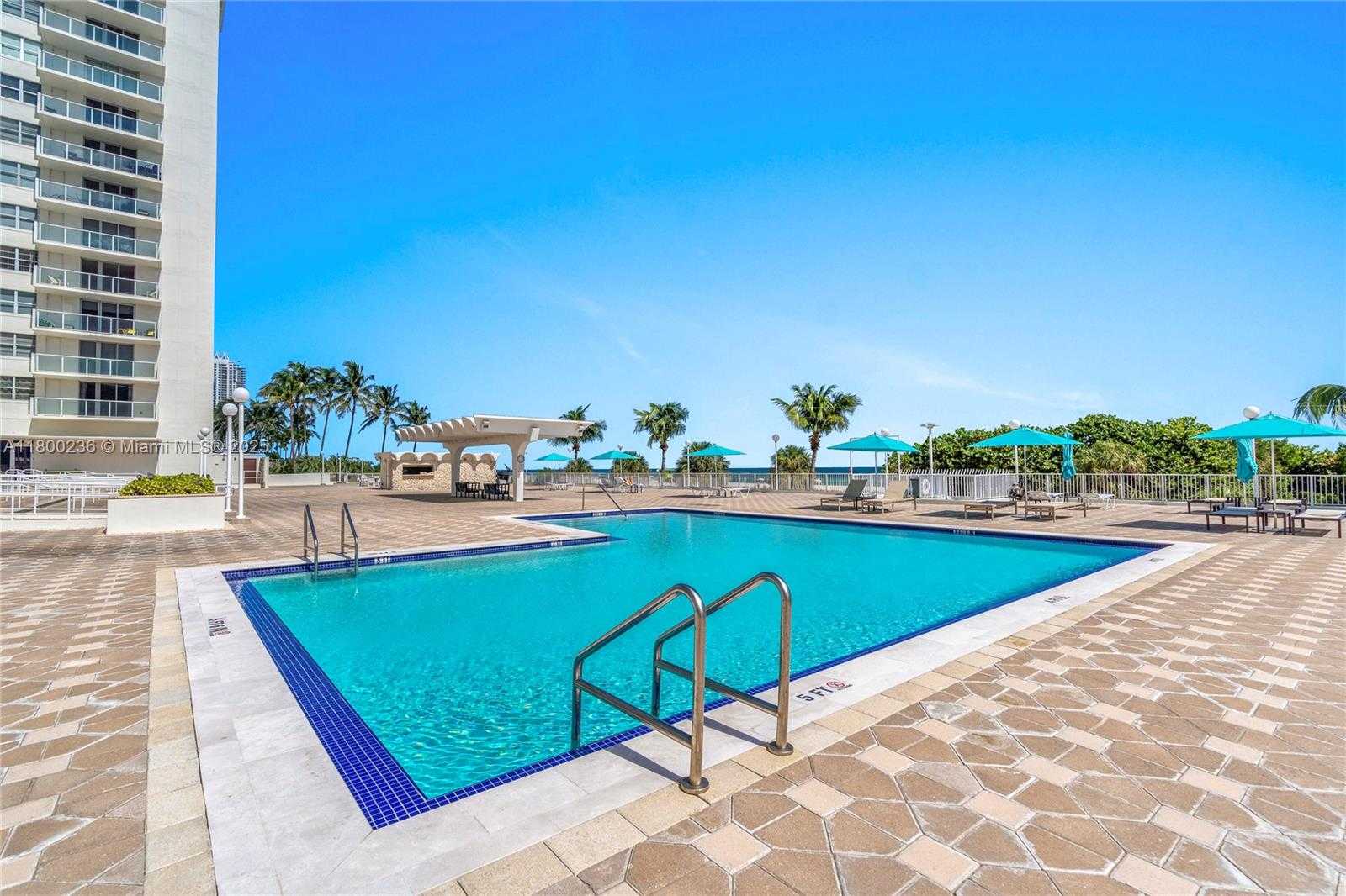 Small Image of 5701 COLLINS AVE #917, Miami Beach Number 42