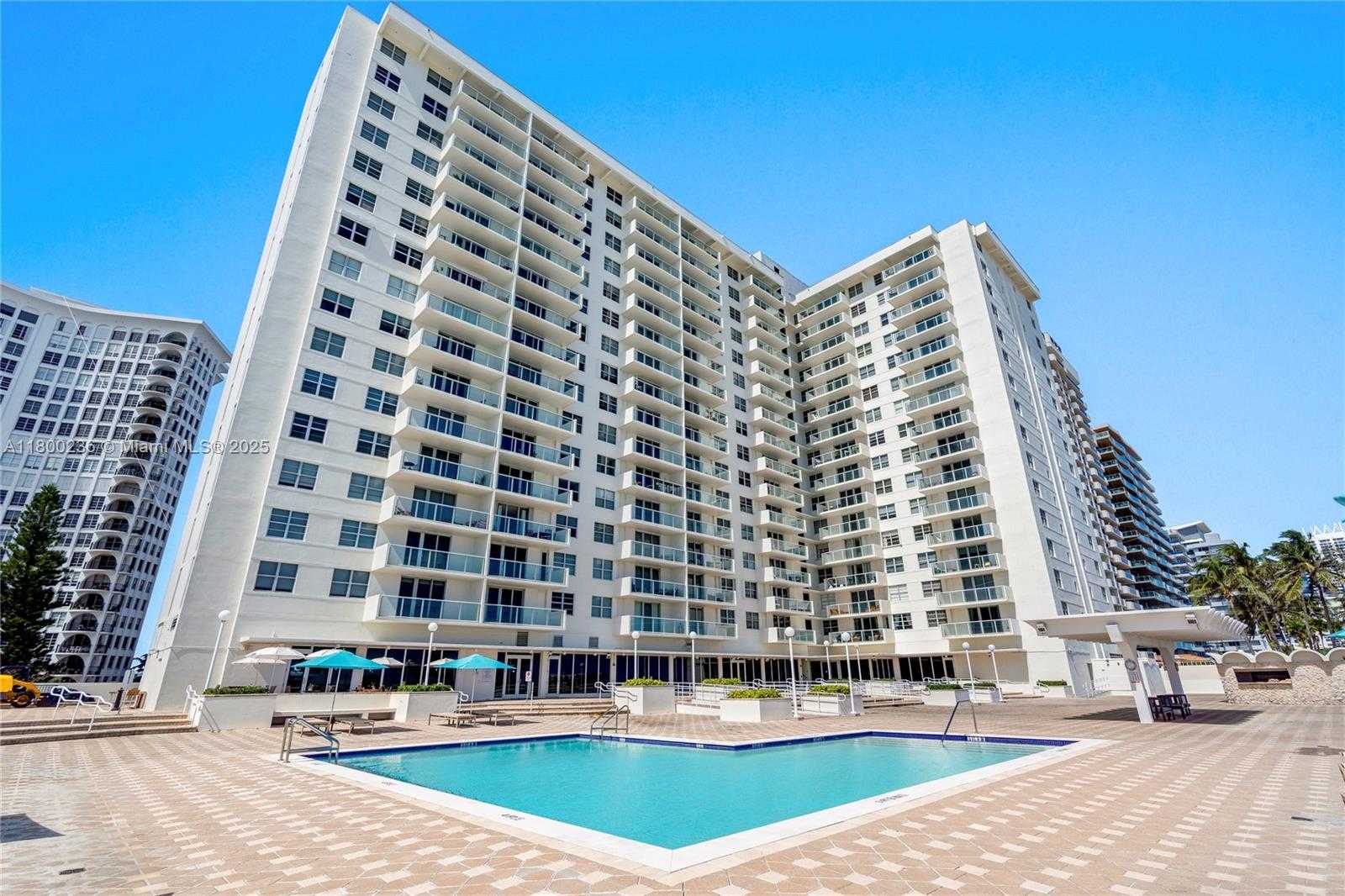Small Image of 5701 COLLINS AVE #917, Miami Beach Number 43