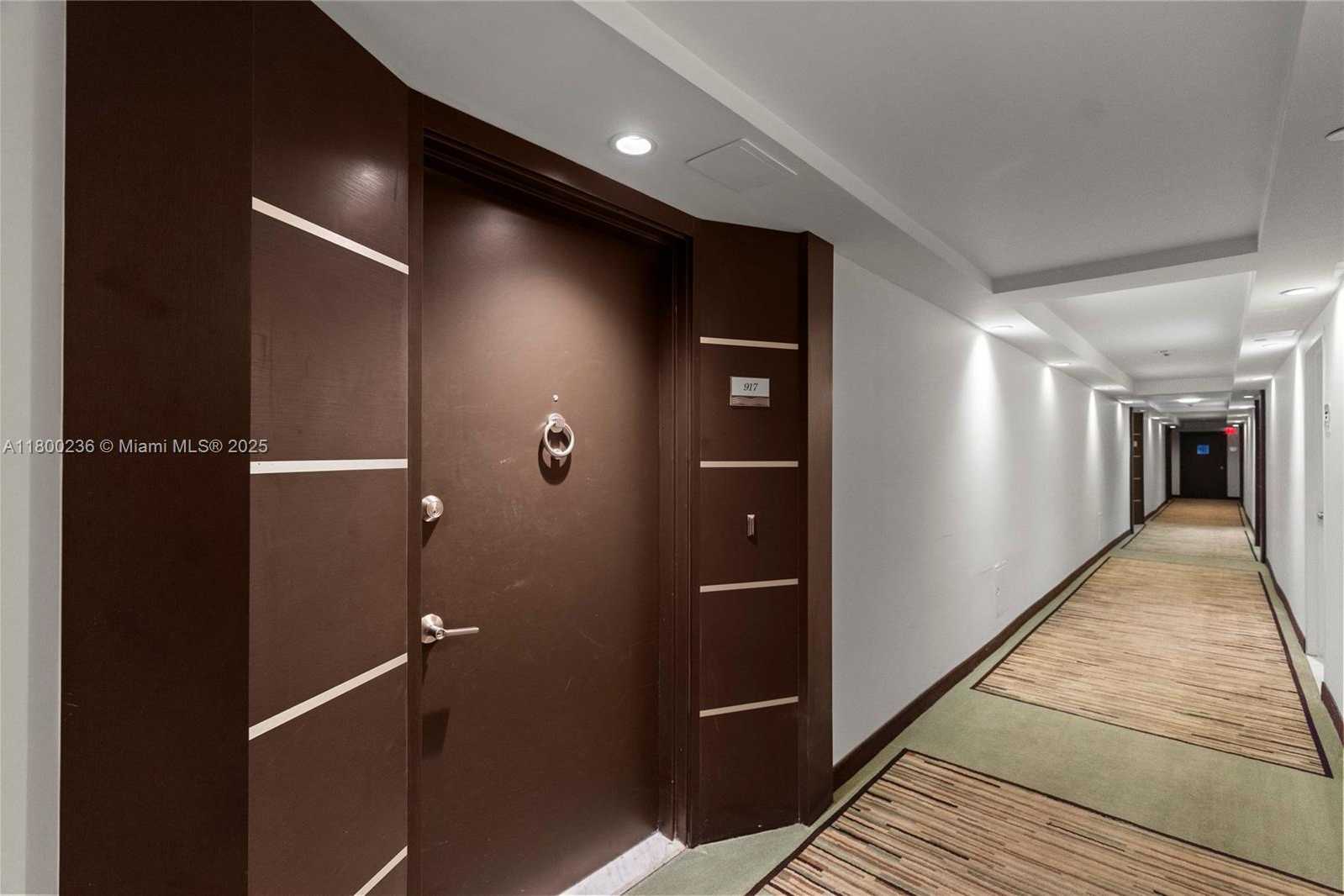 Small Image of 5701 COLLINS AVE #917, Miami Beach Number 47